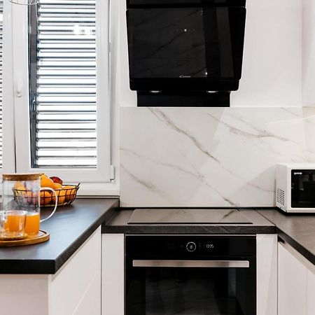 Apartment Bozic Omis Bagian luar foto